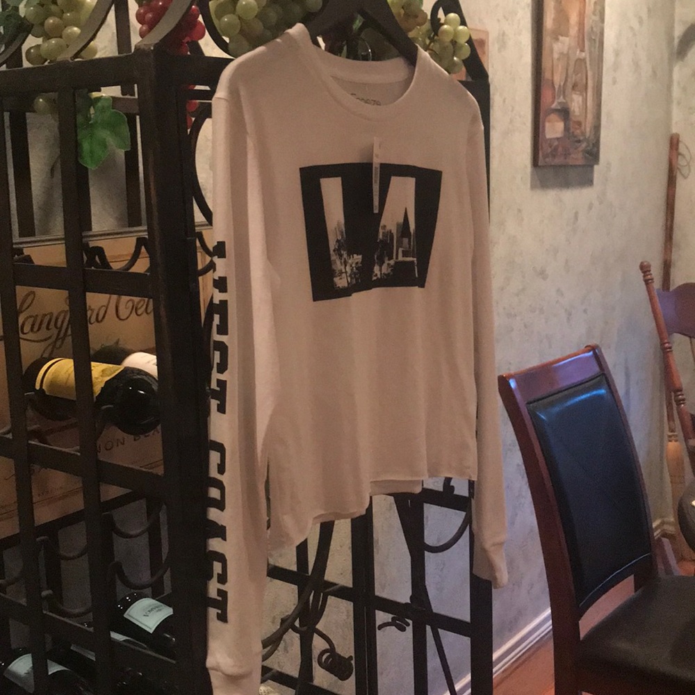 NEW! LOS ANGELES WHITE CROP TOP! Size Med. - Picture 3 of 6